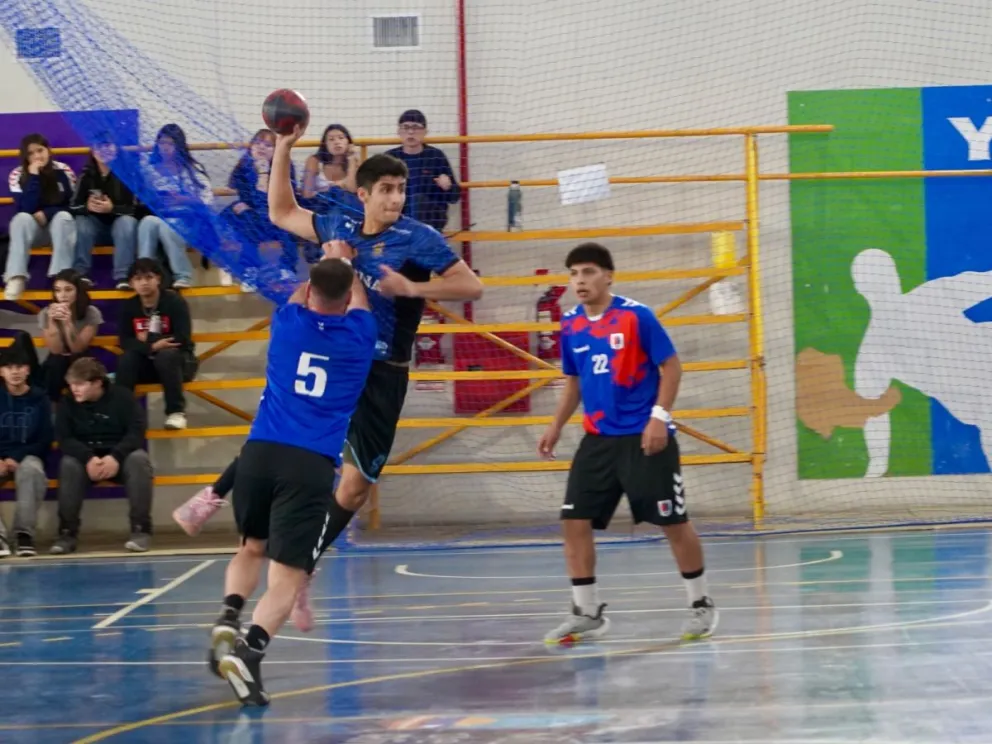 La preselección argentina junior se despide de su gira por Comodoro 