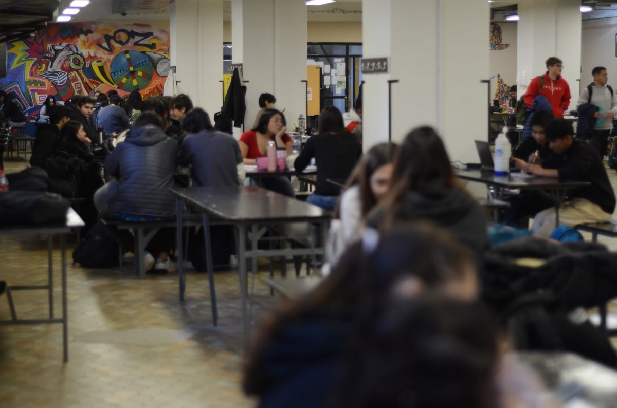 Unos 300 estudiantes se alimentan en el comedor universitario y se busca aumentar su capacidad