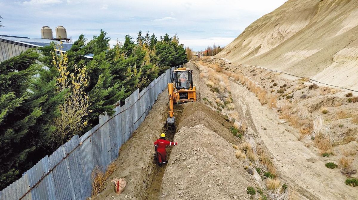 Avanzan a paso firme las obras de gas que beneficiarán a 700 familias de Comodoro