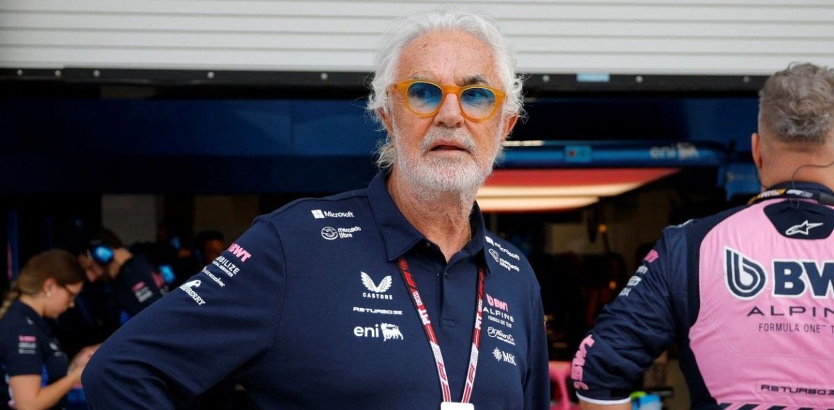 Flavio Briatore: “Tiene que ir fuerte, no chocar y hacer puntos”
