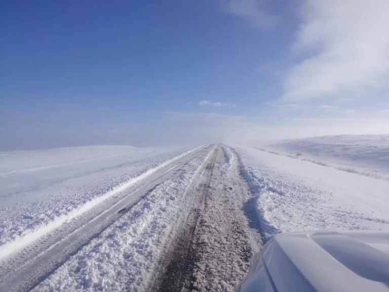 Nevadas intensas y escarcha complican rutas en Santa Cruz: alerta por tránsito peligroso