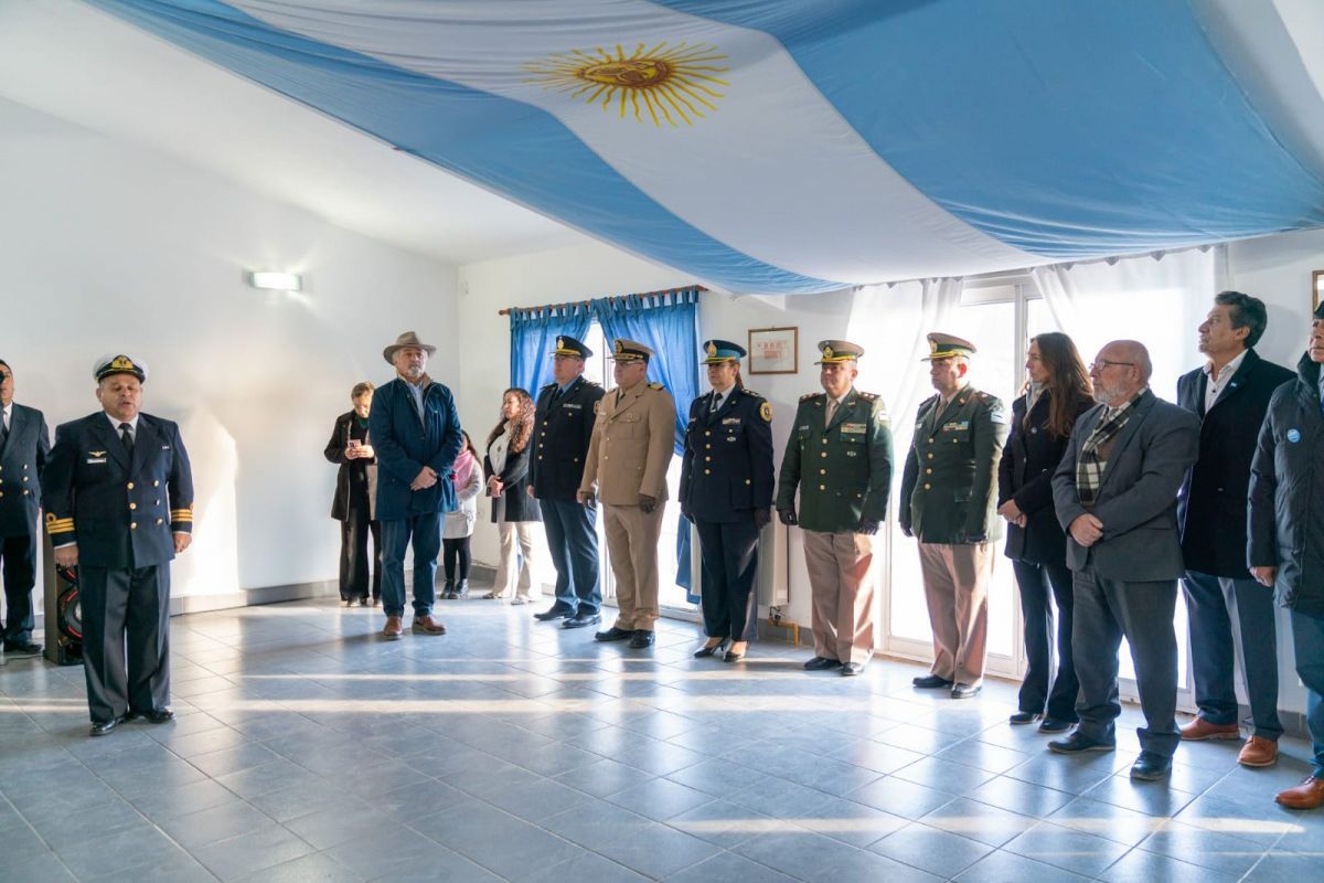 El intendente Macharashvili acompañó el acto por el 211° Aniversario de la Armada Argentina