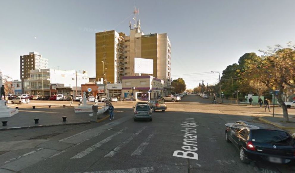 Fue al bar, causó un incidente y se constató que tenía pedido de captura