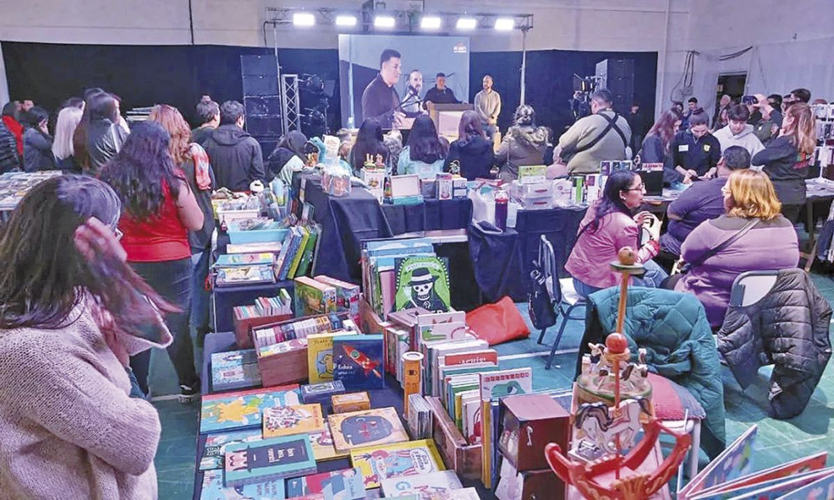Sarmiento vivió una exitosa Segunda Feria Regional del Libro y la Cultura con gran convocatoria y diversidad de actividades