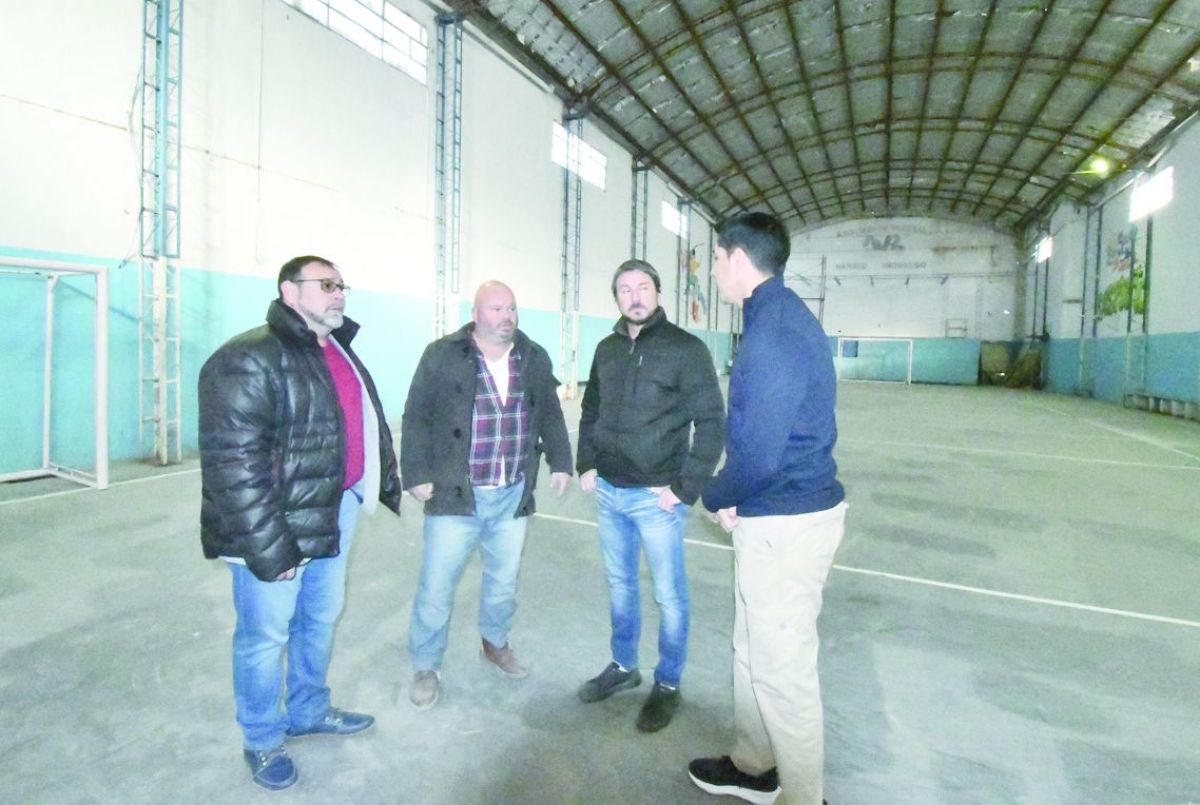 El Municipio de Trelew articula con la vecinal para reacondicionar el gimnasio del barrio Progreso