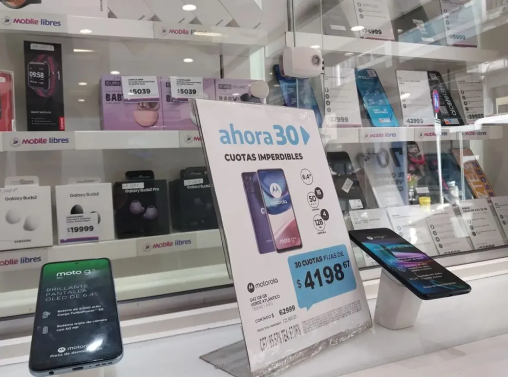 El Gobierno oficializó la baja aranceles e impuestos para celulares y consolas