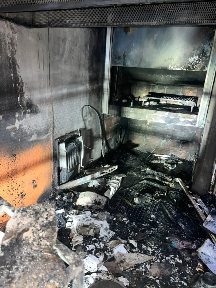 Dos niños se quedaron solos cuando el padre fue a comprar y causaron un incendio en la casa