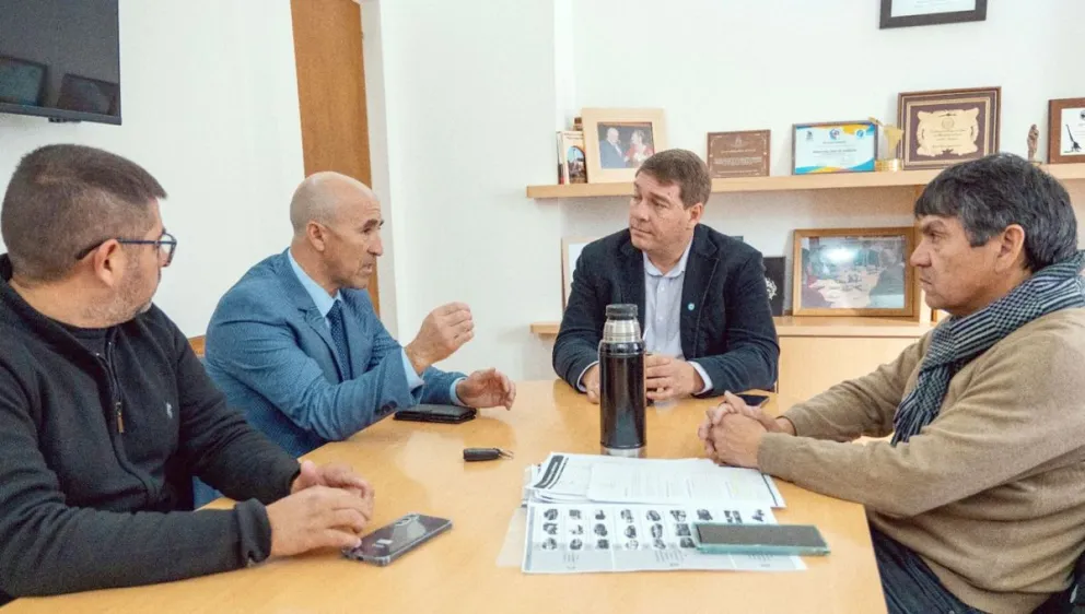 Rawson y provincia coordinan criterios para la aplicación del decreto nacional sobre licencias de conducir digitales