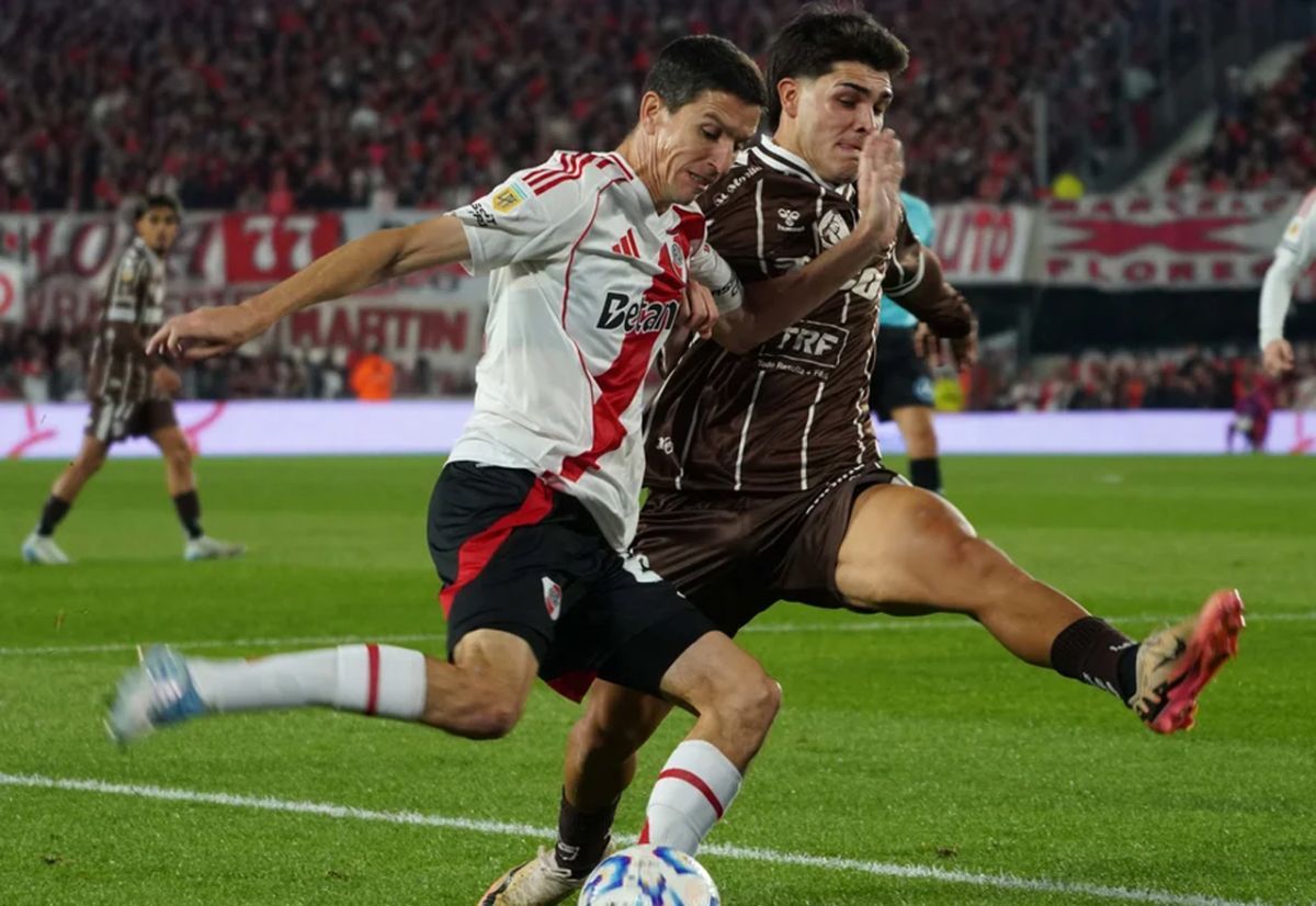Platense dio el golpe en el Monumental y eliminó a River por penales