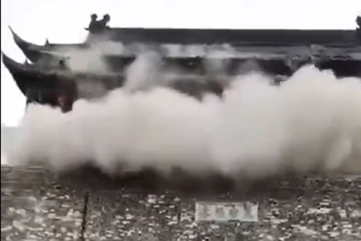 China: se derrumbó una histórica torre Ming tras una reciente restauración millonaria