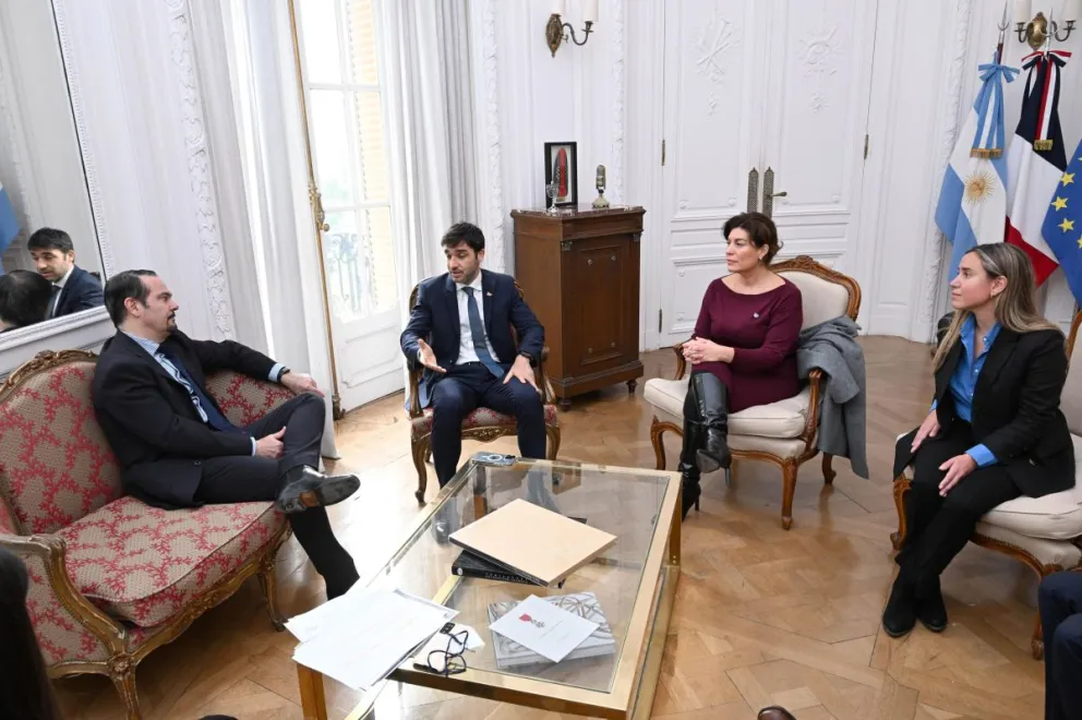 Torres se reunió con el embajador de Francia para avanzar en inversiones turísticas, energéticas y sustentables