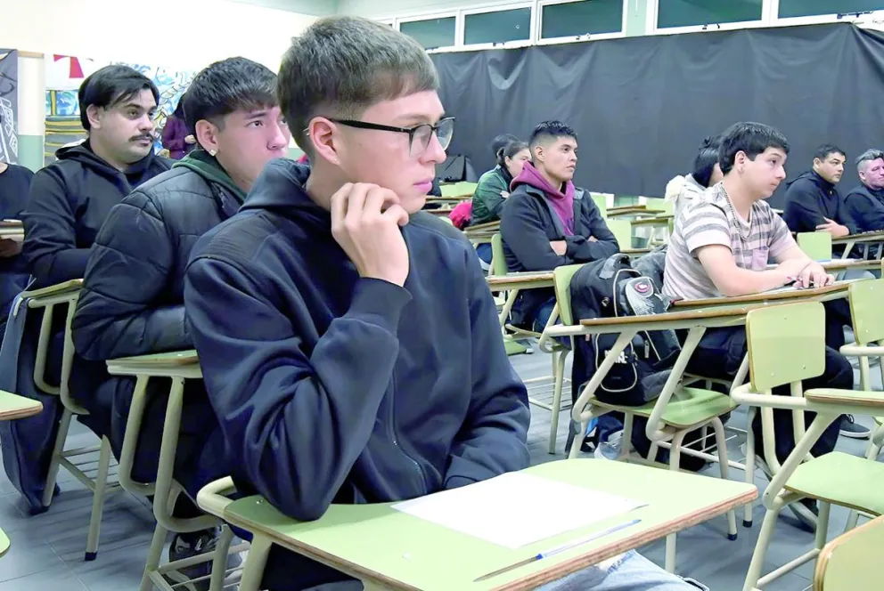 Trelew lanzó el Curso Provincial de Árbitros de Fútbol con respaldo de AFA