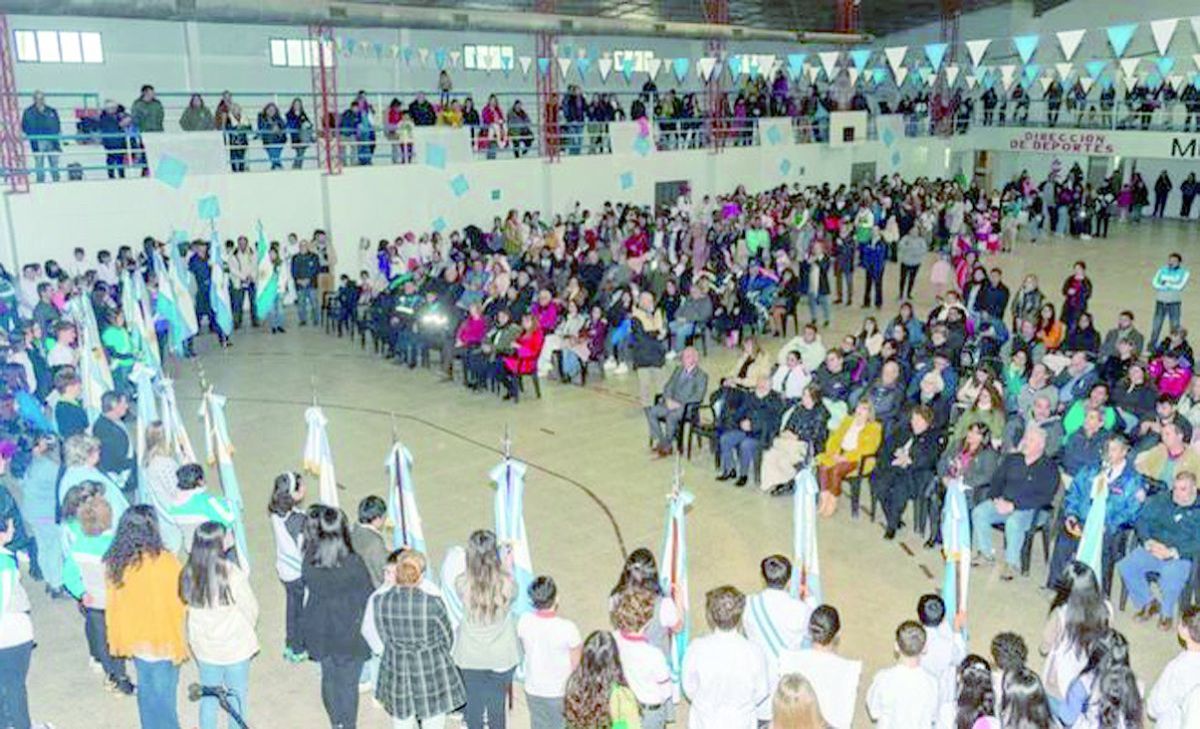 Gaiman se prepara para celebrar el acto central del 25 de Mayo