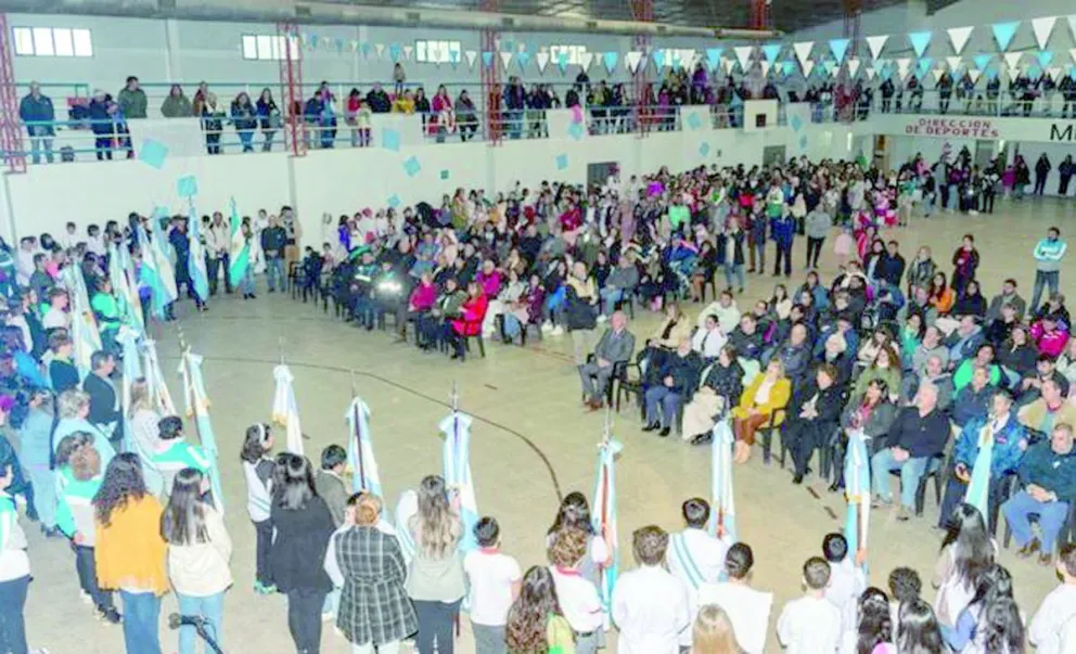 Gaiman se prepara para celebrar el acto central del 25 de Mayo