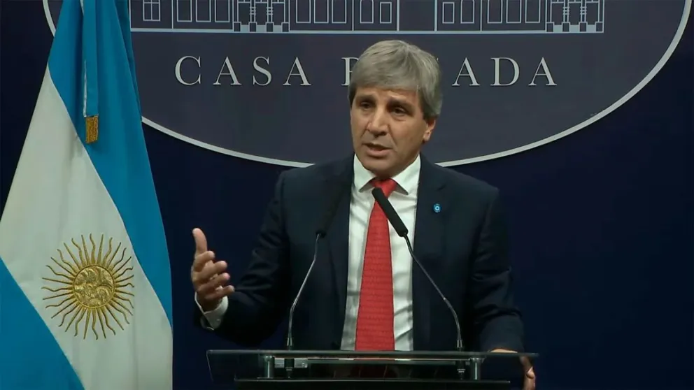 El Gobierno lanzó plan para facilitar el uso de ahorros en dólares
