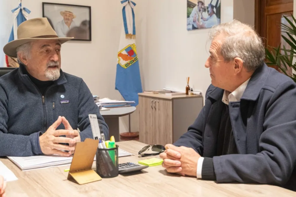El intendente y el ministro Punta se reunieron para analizar las necesidades del sector educativo en nuestra ciudad