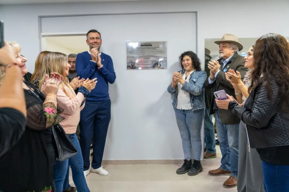 Othar acompañó la inauguración de la planta alta de la sede Vecinal de barrio Juan XXIII