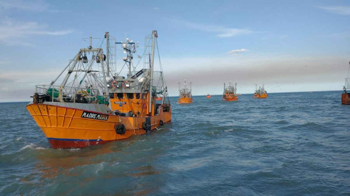 La gestión de Ignacio Torres moderniza el monitoreo marítimo. 