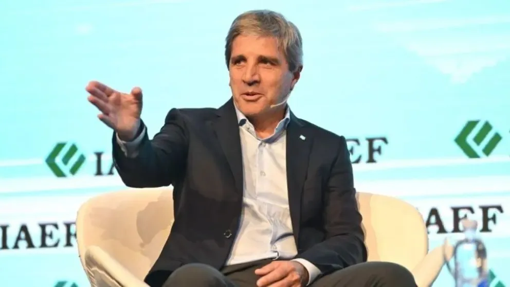 Caputo reveló el plan impositivo del Gobierno si el "Plan Colchón" funciona