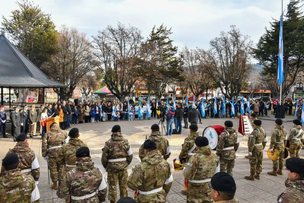 Esquel celebró el 25 de Mayo con un emotivo Acto Cívico