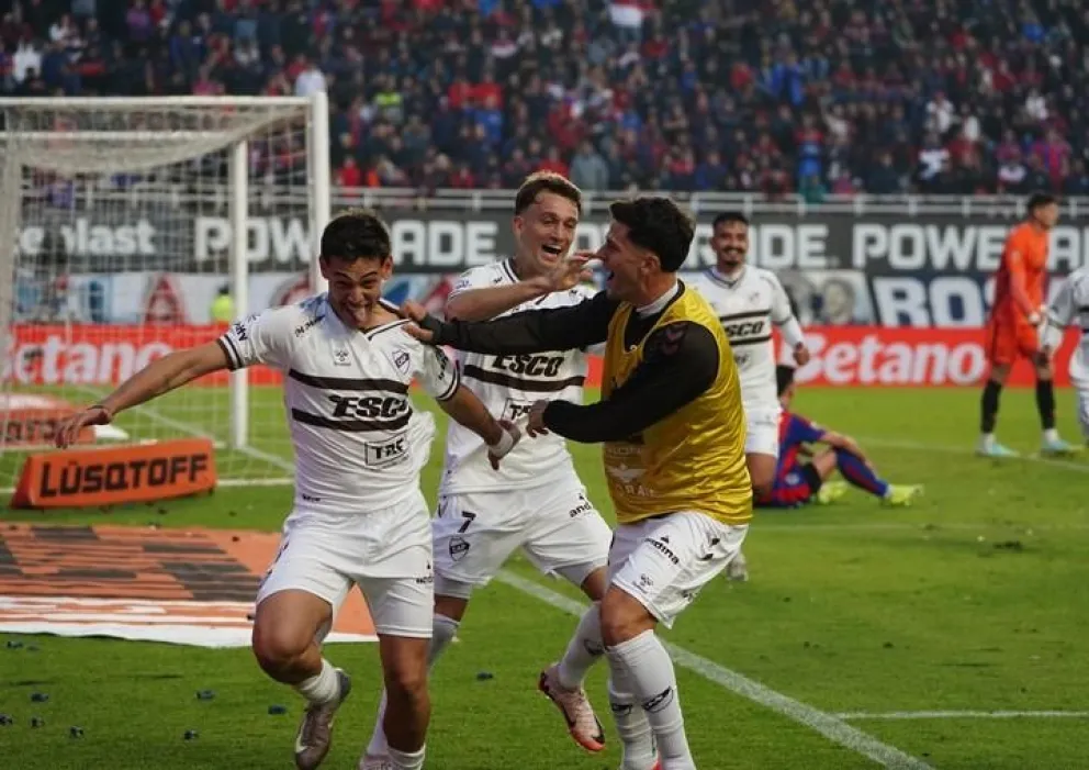 Platense eliminó a San Lorenzo y jugará la final del Torneo Apertura