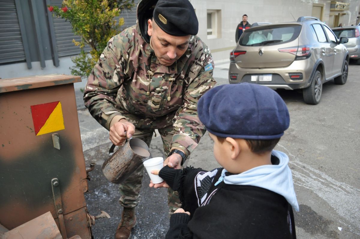 Fotogalería: lo que dejó el desfile por el 25 de Mayo en Comodoro 