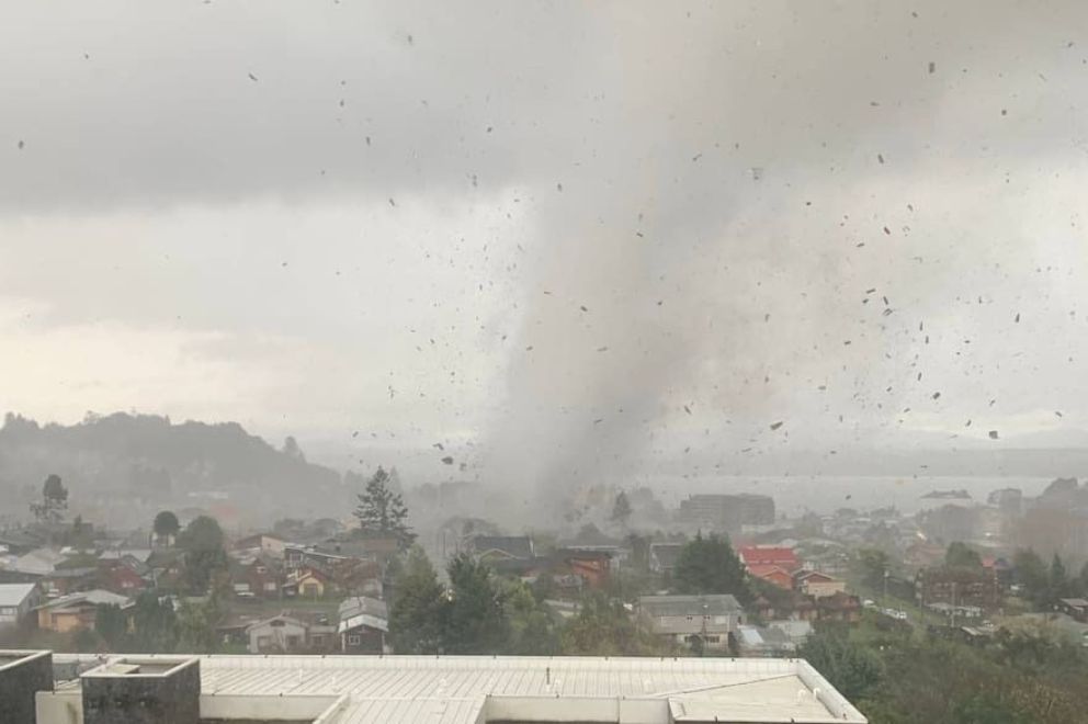 Tornado en el sur de Chile causó destrozos y dejó a más de 15 mil personas sin luz