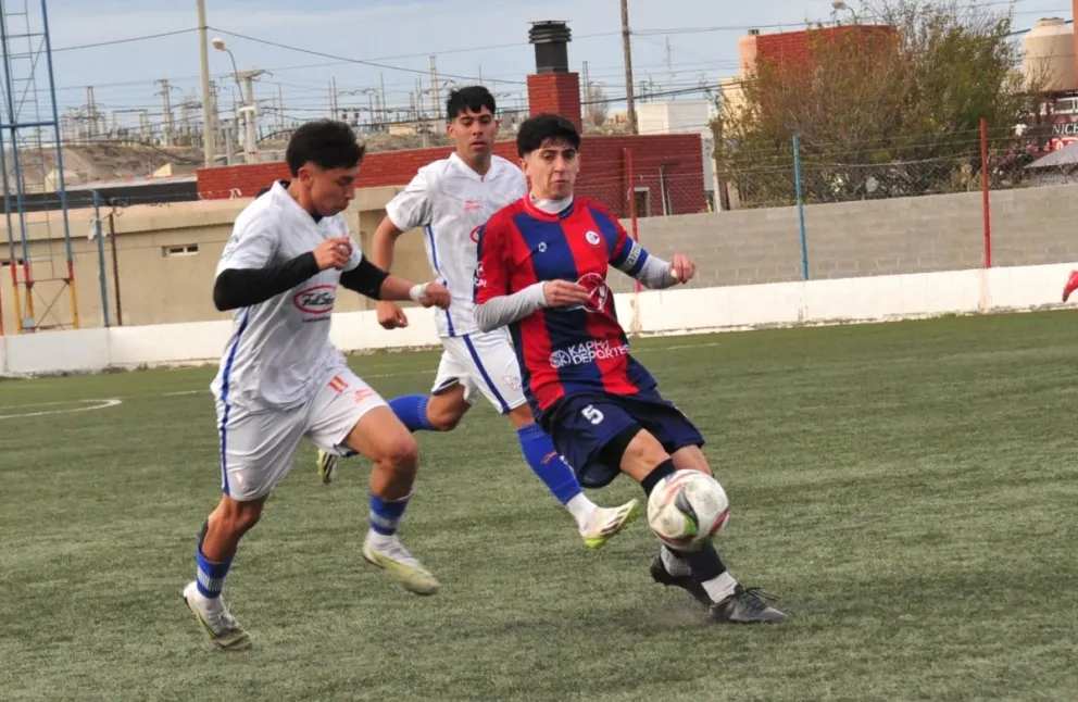 USMA venció a la CAI: la “revolución” de los pibes se quedó con el invicto más buscado