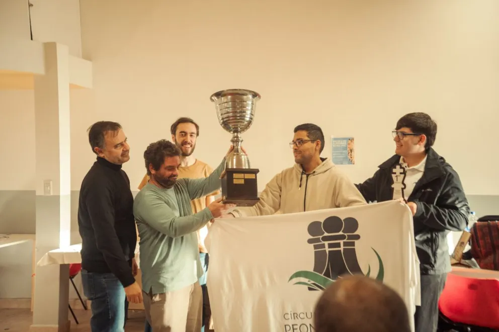 Círculo de Ajedrez Peones del Sur, campeones // Foto: Cruz, Juan @venganzaunder 