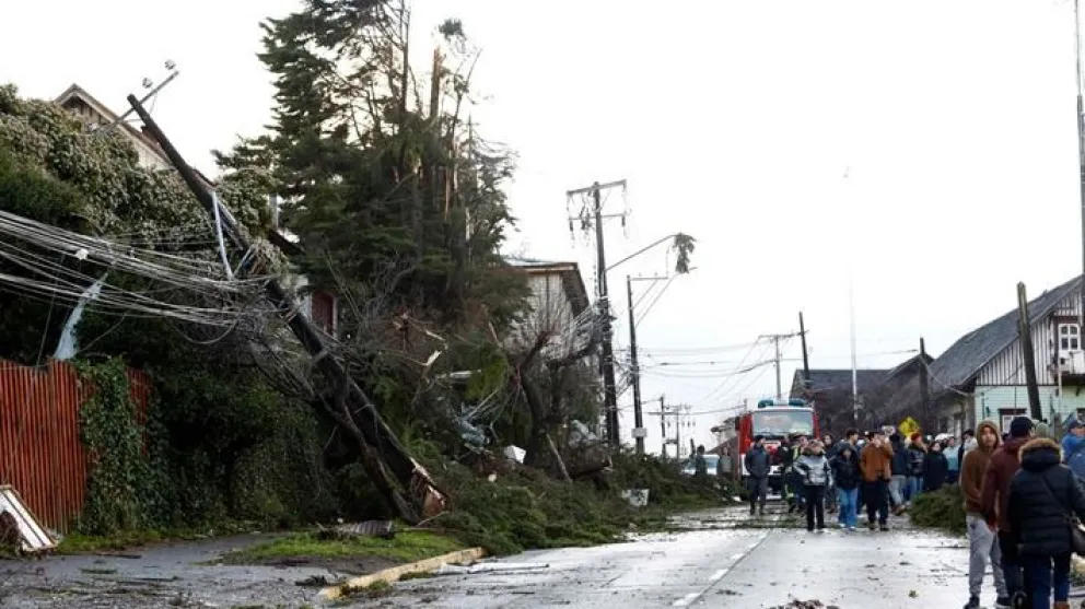 El tornado en Puerto Varas dejó 13 heridos y 250 viviendas afectadas: siguen suspendidas las clases
