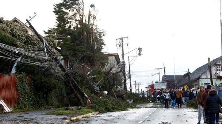 El tornado en Puerto Varas dejó 13 heridos y 250 viviendas afectadas: siguen suspendidas las clases