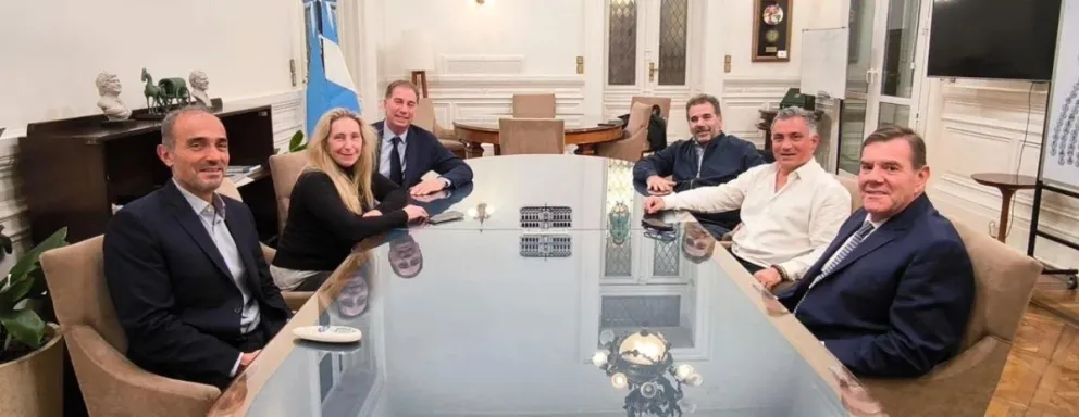 Acercamiento entre LLA y el PRO: avanzan en un armado electoral conjunto en Provincia