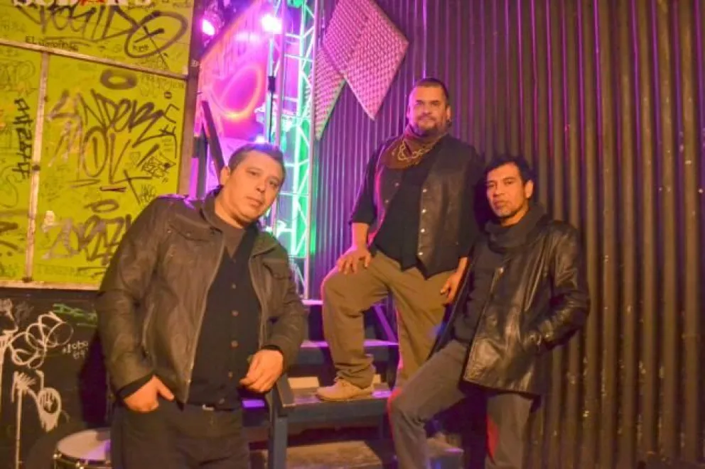 Duendes en Cama, banda de hot rock comodorense