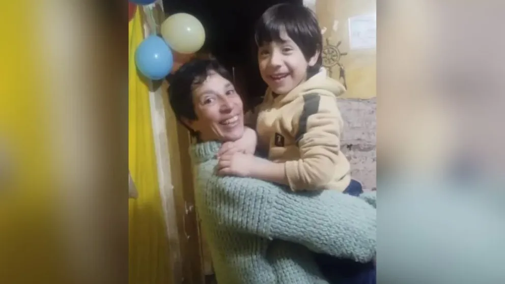 Investigan un doble fallecimiento en Castelar: una madre mató a su hijo y se suicidó