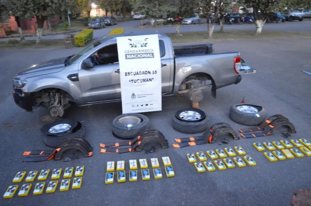Detienen a una mujer en Tucumán por transportar cocaína escondida en las ruedas