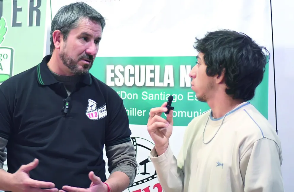 El intendente de Trelew destacó el rol del periodismo y valoró el diálogo con los jóvenes como parte del camino hacia una comunicación más cercana y democrática.