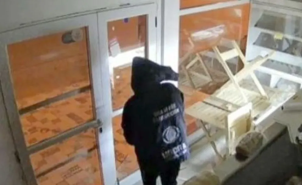 Vecinos y comerciantes de Trelew denuncian reiterados robos y reclaman mayor seguridad ante la creciente ola delictiva en la zona.