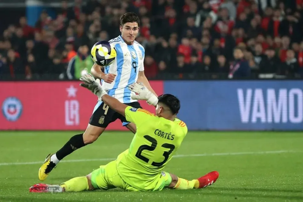 Julián Álvarez anotó el gol de la victoria para Argentina frente a Chile. (Foto NA: AFA).