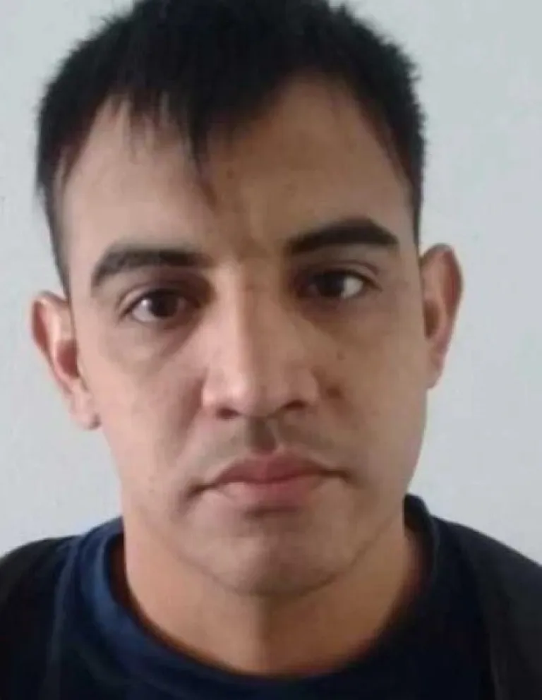 Leandro Ramón. El sujeto fugado, entre otras causas viene de cumplir condena por su implicancia en el homicidio en ocasión de robo de una jubilada de Madryn de 86 años sucedido en 2019.