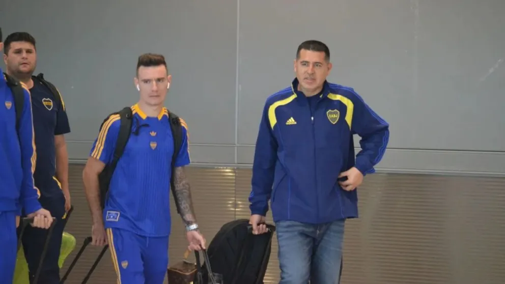 Juan Román Riquelme llegó acompañado de los refuerzos Malcom Braida y Marco Pellegrino.