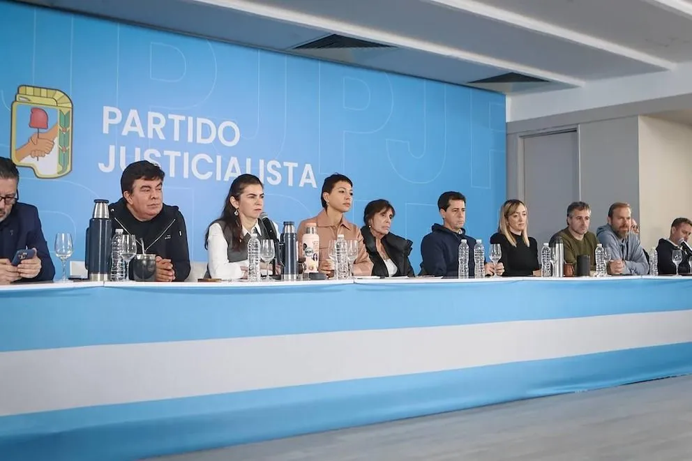 Cristina Kirchner: intendentes organizan una gran movilización para acompañarla a Comodoro Py // Foto de referencia