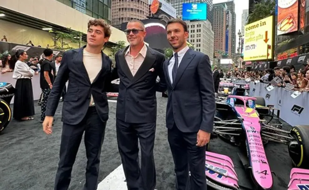 El saludo de Franco Colapinto y Brad Pitt en el estreno de "F1: La película"