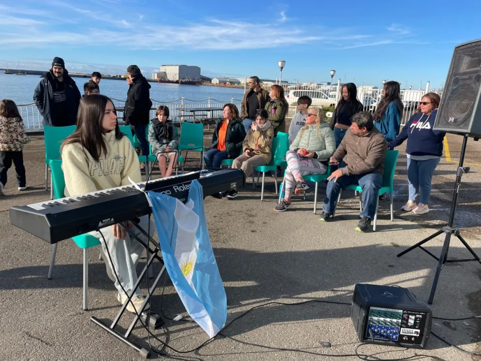 El Club Náutico homenajeó a Belgrano con un acto cargado de sentimiento patrio