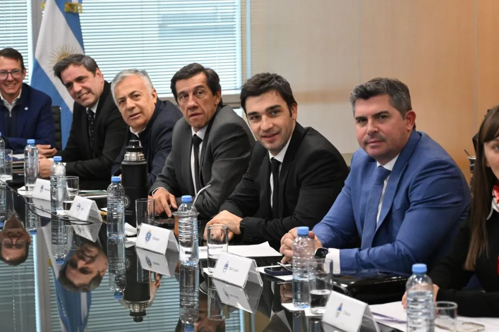 El gobernador Nacho Torres participó en el Consejo Federal de Inversiones. Las provincias reclamaron mayor equidad en la distribución de recursos.