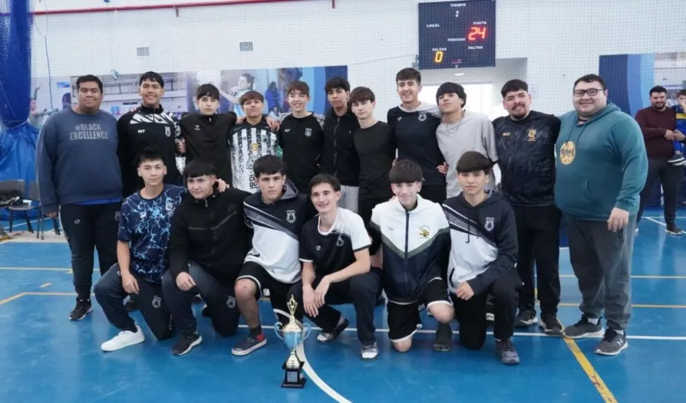 Equipo de Handball Petroquímica. Fotos: FECHUBA.