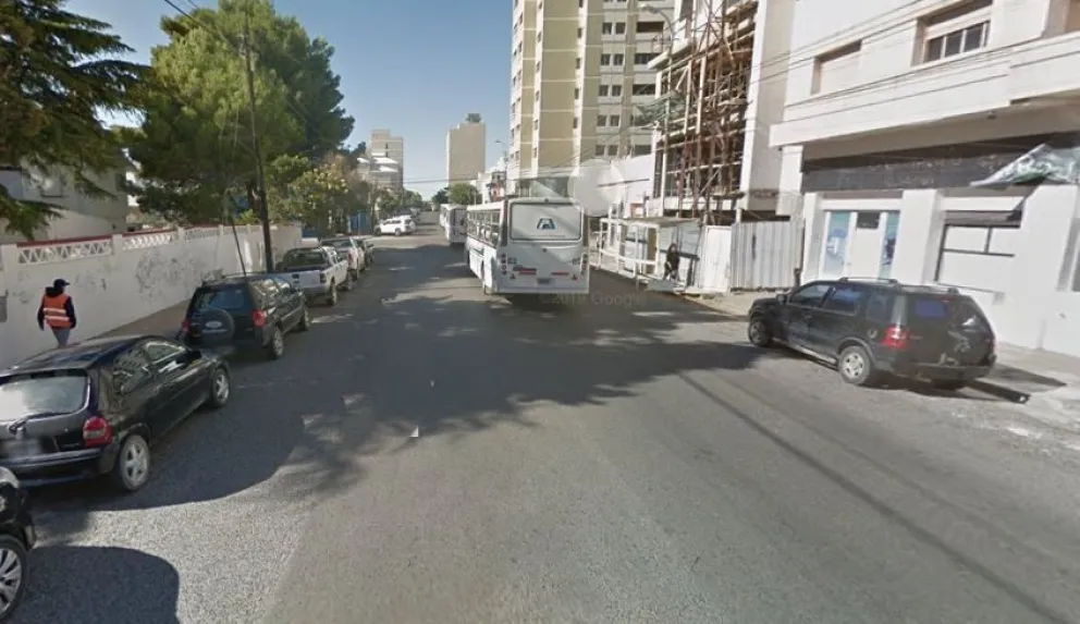 El robo ocurrió durante la madrugada en un local ubicado sobre calle Belgrano, a metros del centro comercial de Comodoro Rivadavia. La Policía investiga el hecho.