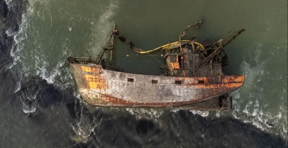 El Sagrado Corazón, encallado desde 2016, será removido tras años de abandono.