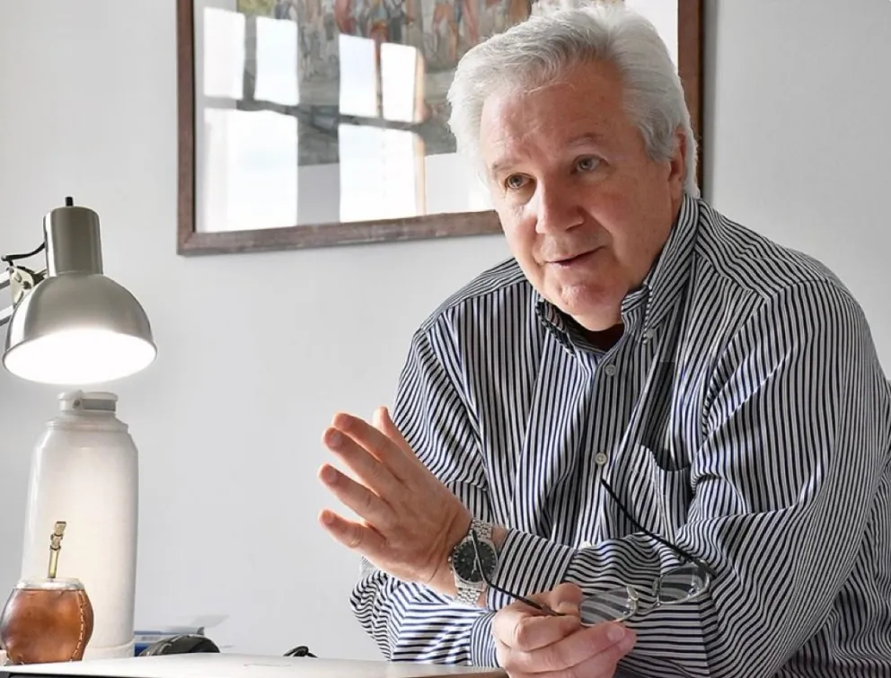 Alfredo Pérez Galimberti, abogado de la Asociación de Magistrados y Funcionarios de Chubut, durante una declaración sobre el conflicto con el Superior Tribunal de Justicia.