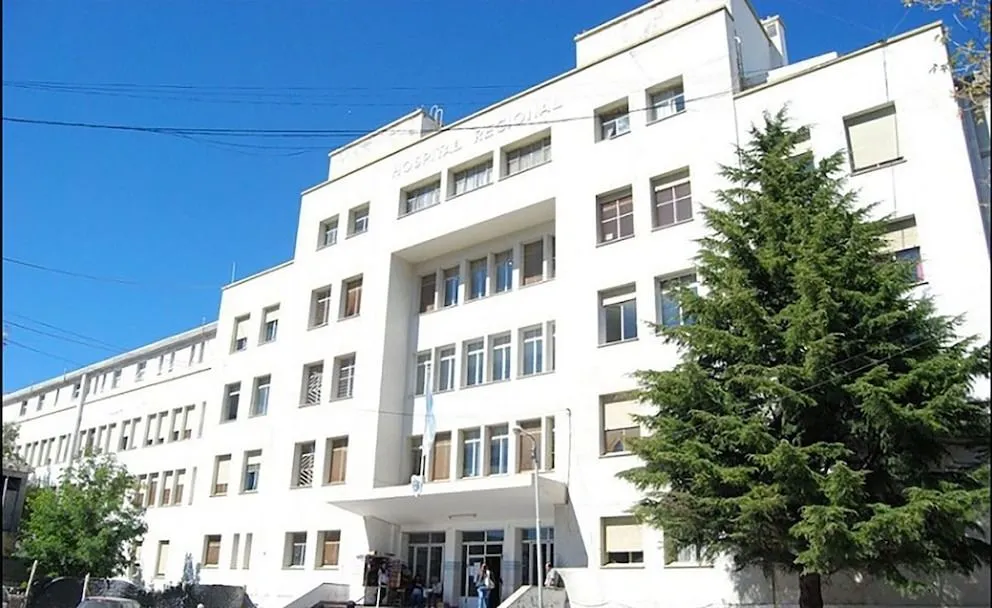 El hecho ocurrió en la sala de emergencias del Hospital Regional, durante la madrugada.