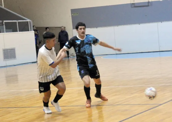 Futsal comodorense: los líderes salen a escena